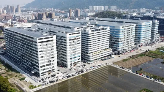 Cheap Men′s Casual Strong Semi Pig Suede Ankle Lace up Injection Desert Military Boots with Double Stitching for Cowboy