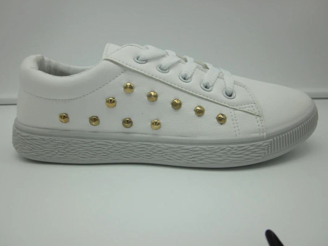 Fashion Colorful Injection Women PU Shoes with Rivets Design