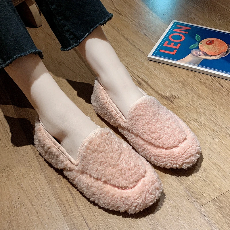 Winter High Quality Lamb Wool Keep Warm Women&prime;s Shoes Slip-on Loafers Solid Color Fluffy Flat Women Casual Shoes
