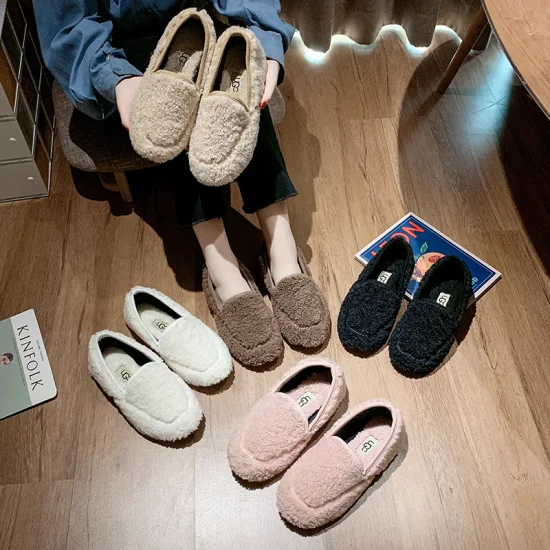 Winter High Quality Lamb Wool Keep Warm Women′s Shoes Slip-on Loafers Solid Color Fluffy Flat Women Casual Shoes