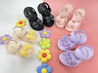 EVA Sole PVC Upper Children′ Shoes Colorful Sandal